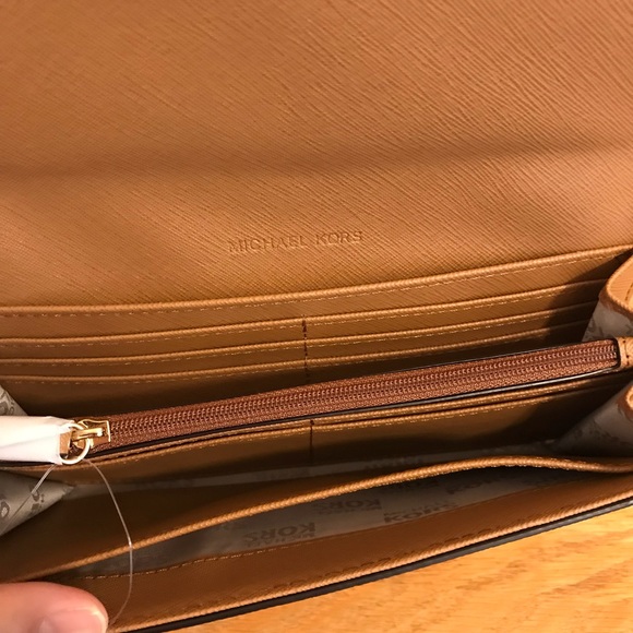 Michael Kors Jet set Large Carryall Wallet Acorn - Picture 7 of 8